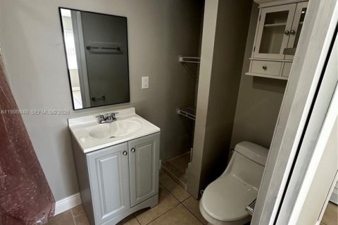 Condominio en alquiler en Hialeah, Florida, 2 dormitorios, 71.53 m2 № 2057499 - foto 11
