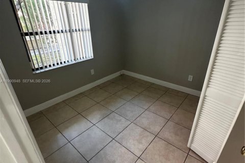 Condominio en alquiler en Hialeah, Florida, 2 dormitorios, 71.53 m2 № 2057499 - foto 7