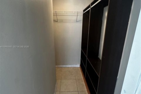 Condominio en alquiler en Hialeah, Florida, 2 dormitorios, 71.53 m2 № 2057499 - foto 13