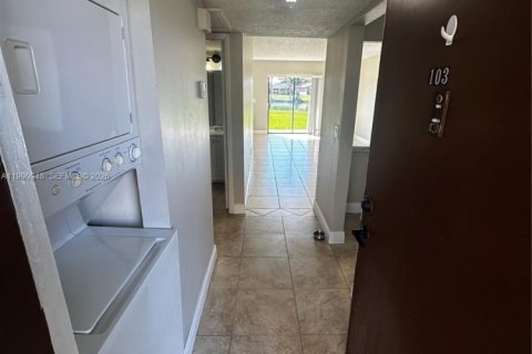 Condominio en alquiler en Hialeah, Florida, 2 dormitorios, 71.53 m2 № 2057499 - foto 5