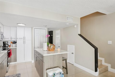 Touwnhouse à vendre à Miami, Floride: 2 chambres, 88.44 m2 № 2064676 - photo 11