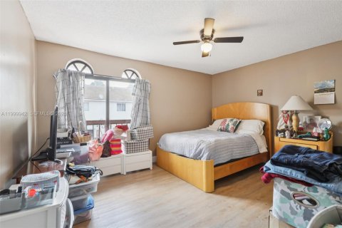 Touwnhouse à vendre à Miami, Floride: 2 chambres, 88.44 m2 № 2064676 - photo 16