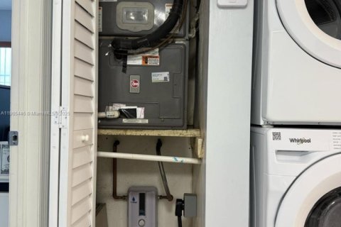 Copropriété à vendre à Hialeah, Floride: 3 chambres, 100.24 m2 № 1956317 - photo 12