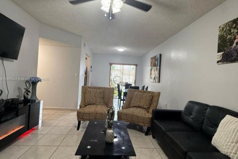 Copropriété à vendre à Hialeah, Floride: 3 chambres, 100.24 m2 № 1956317 - photo 5