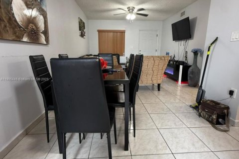 Copropriété à vendre à Hialeah, Floride: 3 chambres, 100.24 m2 № 1956317 - photo 7