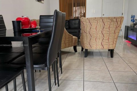 Copropriété à vendre à Hialeah, Floride: 3 chambres, 100.24 m2 № 1956317 - photo 8