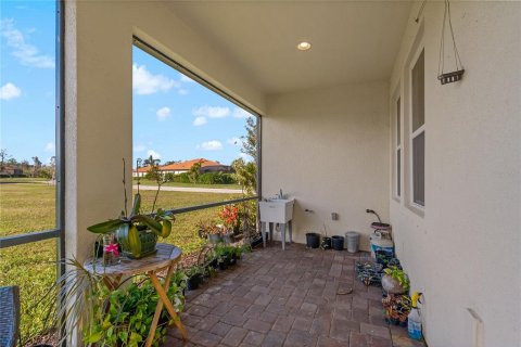House in Bradenton, Florida 4 bedrooms, 185.71 sq.m. № 2218260 - photo 21