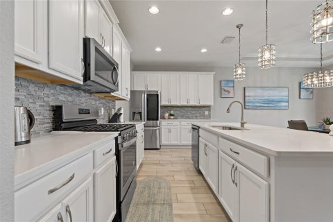 House in Bradenton, Florida 4 bedrooms, 185.71 sq.m. № 2218260 - photo 14