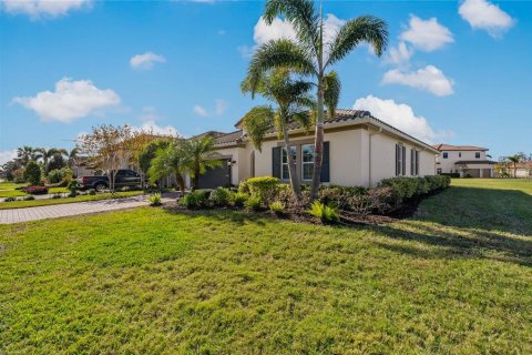 House in Bradenton, Florida 4 bedrooms, 185.71 sq.m. № 2218260 - photo 3