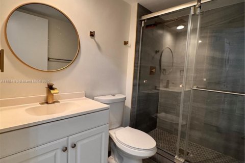 Townhouse in Greenacres, Florida 3 bedrooms, 138.24 sq.m. № 2012373 - photo 6