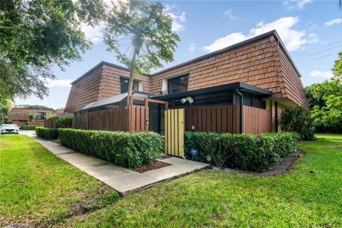 Townhouse in Greenacres, Florida 3 bedrooms, 138.24 sq.m. № 2012373 - photo 22