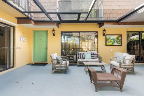 Townhouse in Greenacres, Florida 3 bedrooms, 138.24 sq.m. № 2012373 - photo 19