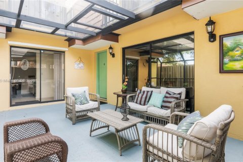 Townhouse in Greenacres, Florida 3 bedrooms, 138.24 sq.m. № 2012373 - photo 20