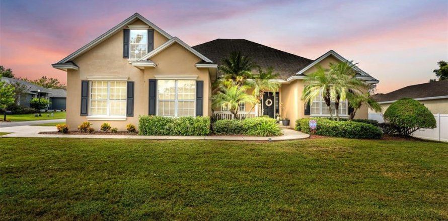 Casa en Lakeland, Florida 4 dormitorios, 245.63 m2 № 2427256