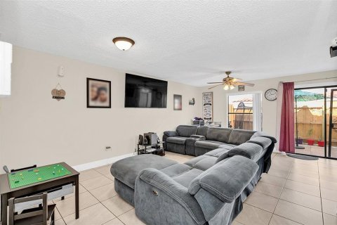 Condominio en venta en Orlando, Florida, 2 dormitorios, 113.99 m2 № 1719816 - foto 10