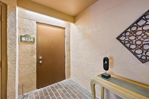 Condo in Lake Worth, Florida, 3 bedrooms  № 1188783 - photo 1