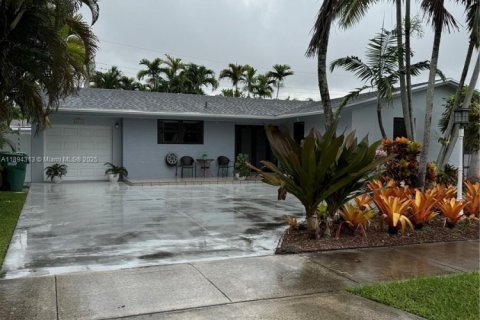 Casa en venta en Miami, Florida, 3 dormitorios, 152.55 m2 № 1946101 - foto 2