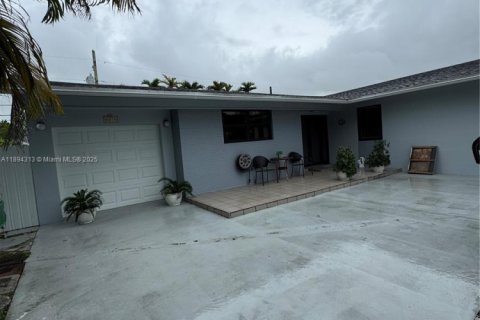 Casa en venta en Miami, Florida, 3 dormitorios, 152.55 m2 № 1946101 - foto 18