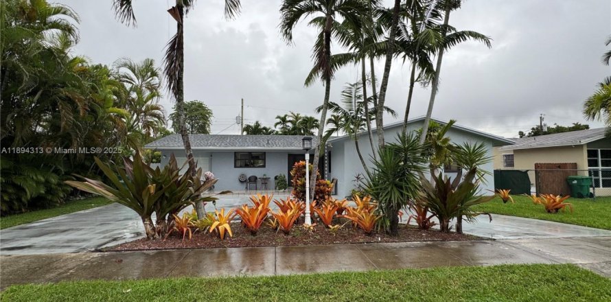 Casa en Miami, Florida 3 dormitorios, 152.55 m2 № 1946101