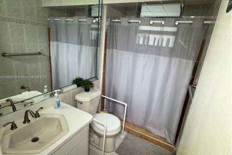 Casa en venta en Miami, Florida, 3 dormitorios, 152.55 m2 № 1946101 - foto 9