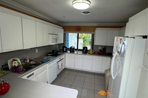 Casa en venta en Miami, Florida, 3 dormitorios, 152.55 m2 № 1946101 - foto 6