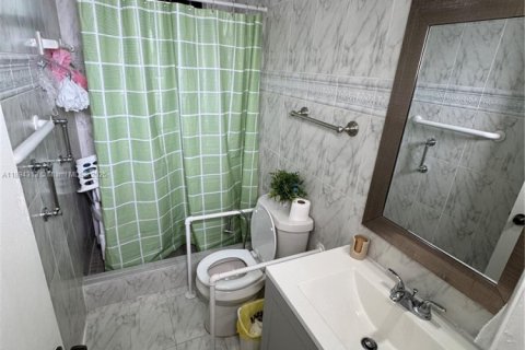 Casa en venta en Miami, Florida, 3 dormitorios, 152.55 m2 № 1946101 - foto 12