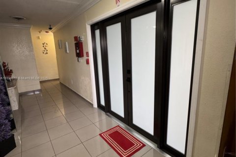 Casa en venta en Miami, Florida, 3 dormitorios, 152.55 m2 № 1946101 - foto 7