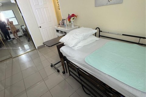Casa en venta en Miami, Florida, 3 dormitorios, 152.55 m2 № 1946101 - foto 11