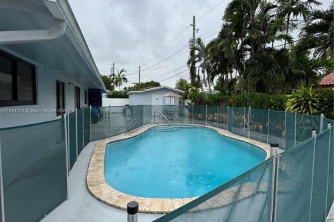 Casa en venta en Miami, Florida, 3 dormitorios, 152.55 m2 № 1946101 - foto 14
