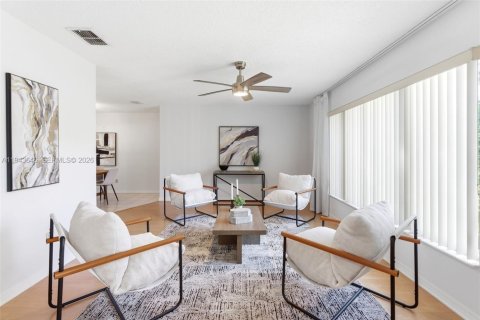 Casa en venta en Kissimmee, Florida, 3 dormitorios, 153.85 m2 № 2000235 - foto 6