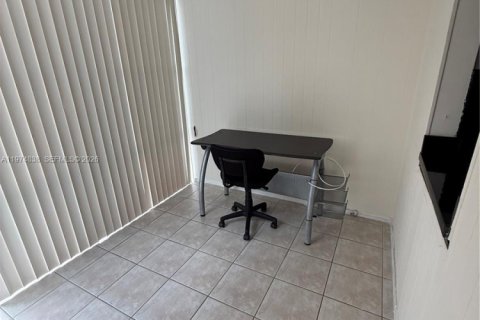 Condominio en alquiler en Sunny Isles Beach, Florida, 1 dormitorio, 57.6 m2 № 2055415 - foto 13