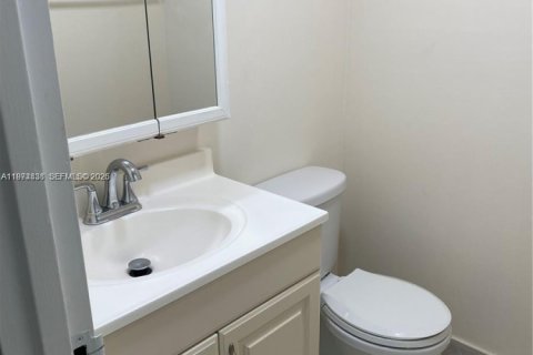 Condominio en alquiler en Sunny Isles Beach, Florida, 1 dormitorio, 57.6 m2 № 2055415 - foto 22