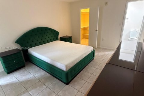 Condominio en alquiler en Sunny Isles Beach, Florida, 1 dormitorio, 57.6 m2 № 2055415 - foto 18