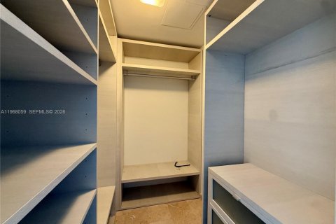Condominio en venta en Miami, Florida, 1 dormitorio, 82.03 m2 № 2029229 - foto 8