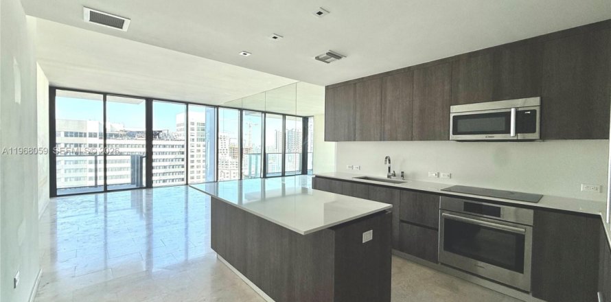 Condominio en Miami, Florida, 1 dormitorio № 2029229