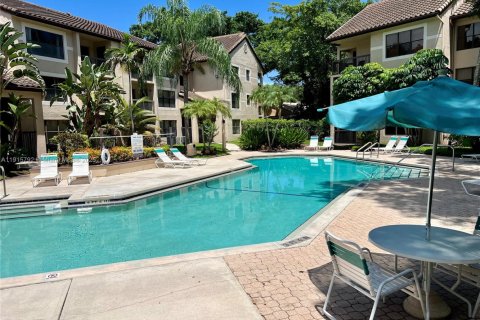 Copropriété à vendre à Pompano Beach, Floride: 2 chambres, 74.32 m2 № 1971823 - photo 12