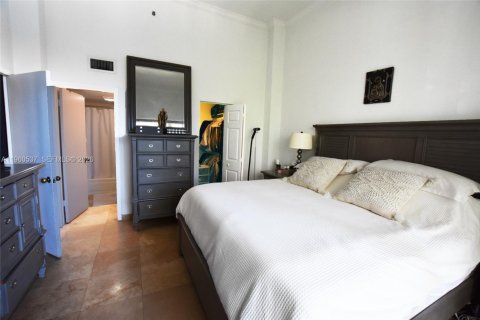 Condo in Miami, Florida, 3 bedrooms  № 2052818 - photo 15