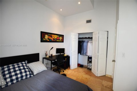 Condo in Miami, Florida, 3 bedrooms  № 2052818 - photo 18