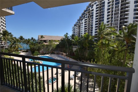 Condo in Miami, Florida, 3 bedrooms  № 2052818 - photo 14