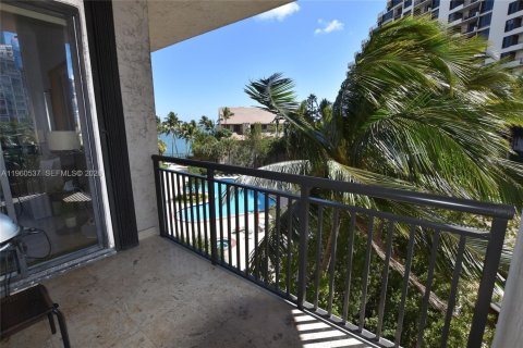 Condo in Miami, Florida, 3 bedrooms  № 2052818 - photo 5