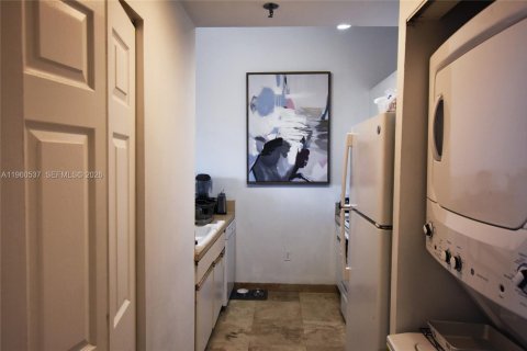 Condo in Miami, Florida, 3 bedrooms  № 2052818 - photo 12