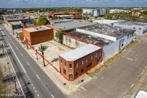 Commercial property in Jacksonville, Florida 736.06 sq.m. № 766385 - photo 1