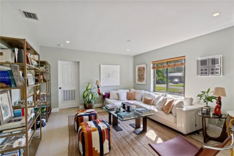 Casa en venta en El Portal, Florida, 3 dormitorios, 159.98 m2 № 1978213 - foto 5