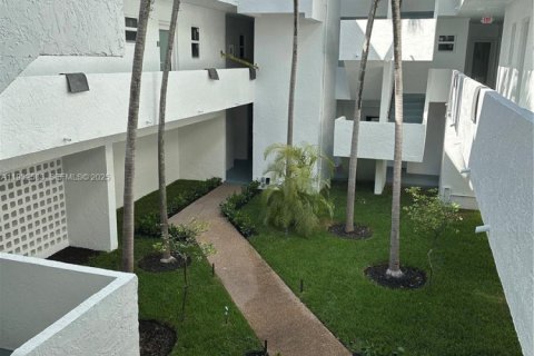 Купить кондоминиум в Майами-Бич, Флорида 1 спальня, 61.32м2, № 1991823 - фото 10