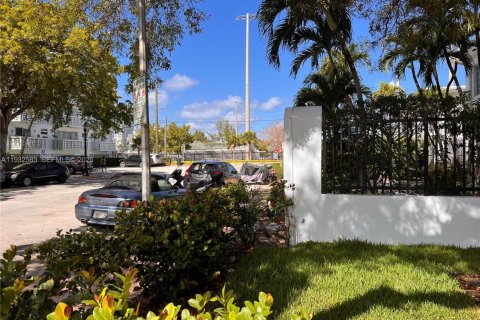 Купить кондоминиум в Майами-Бич, Флорида 1 спальня, 61.32м2, № 1991823 - фото 11