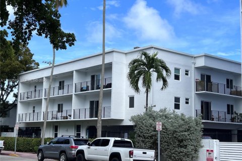 Купить кондоминиум в Майами-Бич, Флорида 1 спальня, 61.32м2, № 1991823 - фото 1