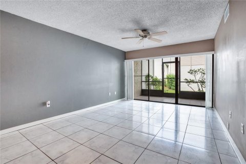 Copropriété à vendre à Orlando, Floride: 2 chambres, 76.92 m2 № 2388739 - photo 16