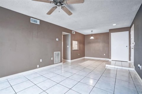 Copropriété à vendre à Orlando, Floride: 2 chambres, 76.92 m2 № 2388739 - photo 17