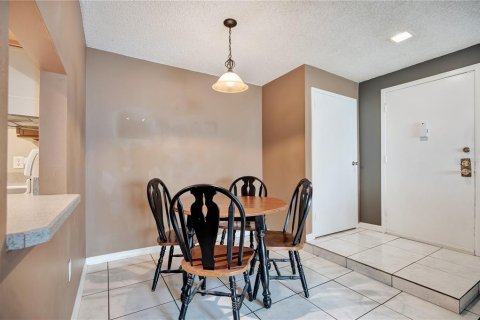 Copropriété à vendre à Orlando, Floride: 2 chambres, 76.92 m2 № 2388739 - photo 9