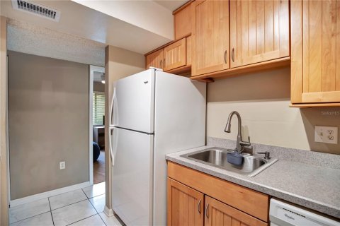 Copropriété à vendre à Orlando, Floride: 2 chambres, 76.92 m2 № 2388739 - photo 6